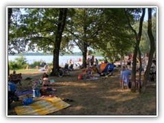 27.7.: Viele zogen es vor, das heie Wochenende am Ptzer Badestrand zu verbringen. Weitere Fotos im Ptzer Sommerfest-Ordner vom 27.7. 