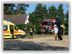 15.8.: Hier gab es gerade einen Einsatz der Feuerwehr, weil sich ein Rettungswagen im Strandsand festgefahren hatte.