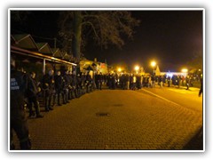 25.10.: Die Polizei hatte alles bestens im Griff. Weitere Fotos im Demo-Ordner vom 25.10. 