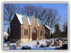 25.1.: Die kleine Ptzer Kirche auf dem Friedhof.