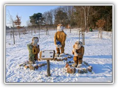 26.1.: Den Bestwanern im Wald der Generationen scheint die Klte nichts auszumachen. Weitere Fotos im Winter-Ordner vom 25.1. 