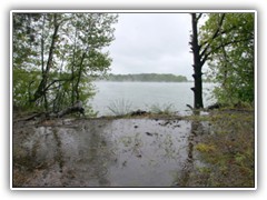 2.5.: Nach einem Wetterwechsel gestern Abend regnete es bis Mittag. Ein Blick auf den Ptzer Tonsee.