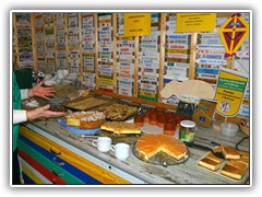 22.11.: Im Zollstockmuseum gab es ein reichhaltiges Angebot an selbst gebackenem Kuchen