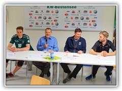 12.3.: Trainer Mirko Culic konnte sich freuen. Weil auch die anderen Mannschaften am Tabellenende verloren, war der Klassenerhalt gesichert. Weitere Fotos im Volleyball-Ordner vom 12.3.