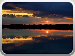 Und so sah der Sonnenuntergang am 8.6. am Ptzer Vordersee aus.