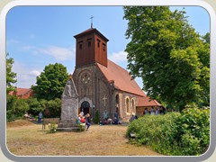 Ca. 700 Jahre alte Dorfkirche