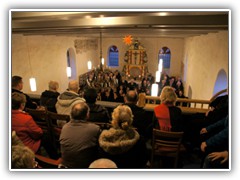Die Kirche war bis auf den letzten Platz gef�llt. Auch Stehpl�tze wurden in Kauf genommen.