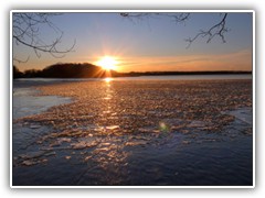 26.2.: Sonnenuntergang am P�tzer Vordersee. Weitere Fotos im  Radtour-Ordner vom 26.2. 