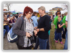 Hobbyfotografin Dagmar Jaschen und Ostermarkt-Organisator Karsten Seidel.