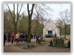 25.11.: Nachdem vormittags auf dem Ptzer Friedhof gespielt wurde, lie der Posaunenchor um 13:30 Uhr auf dem Sdfriedhof in Klein Besten andchtige Melodien erklingen.