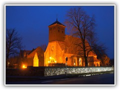 24.12.: Die Dorfkirche vor der Christmesse. Weitere Fotos im Blserweihnacht-Ordner vom 24.12.  