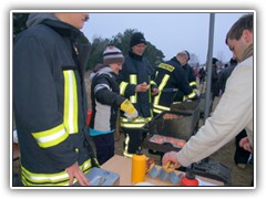 28.3.: Auch fr Essen und Trinken war gesorgt. Weitere Fotos im Osterfeuer-Ordner vom 28.3. 