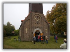 Besuch der ca. 700 Jahre alten Dorfkirche.