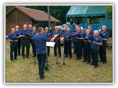 13.6.: Der Mnnergesangverein stimmte die Gste musikalisch auf den Tag ein. Weitere Fotos im Schleusenfest-Ordner vom 13.6.