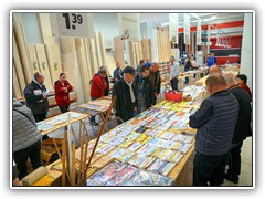 21.11.: Hilmar Wenk, Inhaber des Zollstockmuseums, veranstaltete zum 12. Mal im Hagebau-Markt die Zollstockbrse. Weitere Fotos im Zollstockbrse-Ordner vom 21.11.