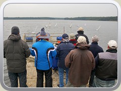 15.10.: Heute wurde eine Segelbootregatta mit Modellbooten am Ptzer Vordersee veranstaltet. Weitere Fotos im Segelregatta-Ordner vom 15.10.</a