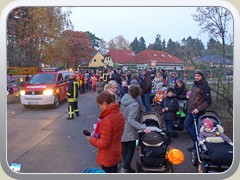 Die Feuerwehr sorgte fr das sichere Geleit des Umzugs.