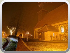 17.12.: Ein weihnachtliches Konzert in der Dorfkirche wurde heute vom Mnnergesangverein organisiert. 