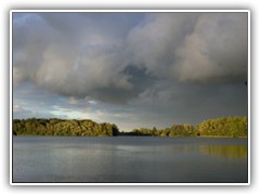 25.6.: Abziehende Wolken eines Regenschauers, der abends ber Bestensee und den Ptzer Tonsee hinweg zog.