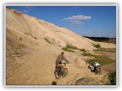 21.9.: Kiesgruben-Fahrt. Mit den Fahrrdern kundschafteten wir die optimale Wanderstrecke aus. Weitere Fotos im  Kiesgruben-Ordner vom 21.9. 